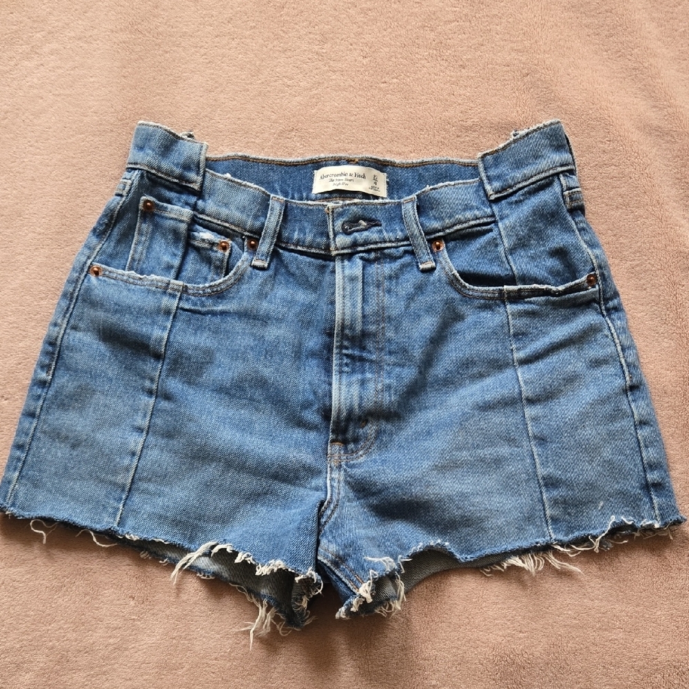 Abercrombie & Fitch High Rise Blue Jean Mom Shorts Vintage Cut-Off